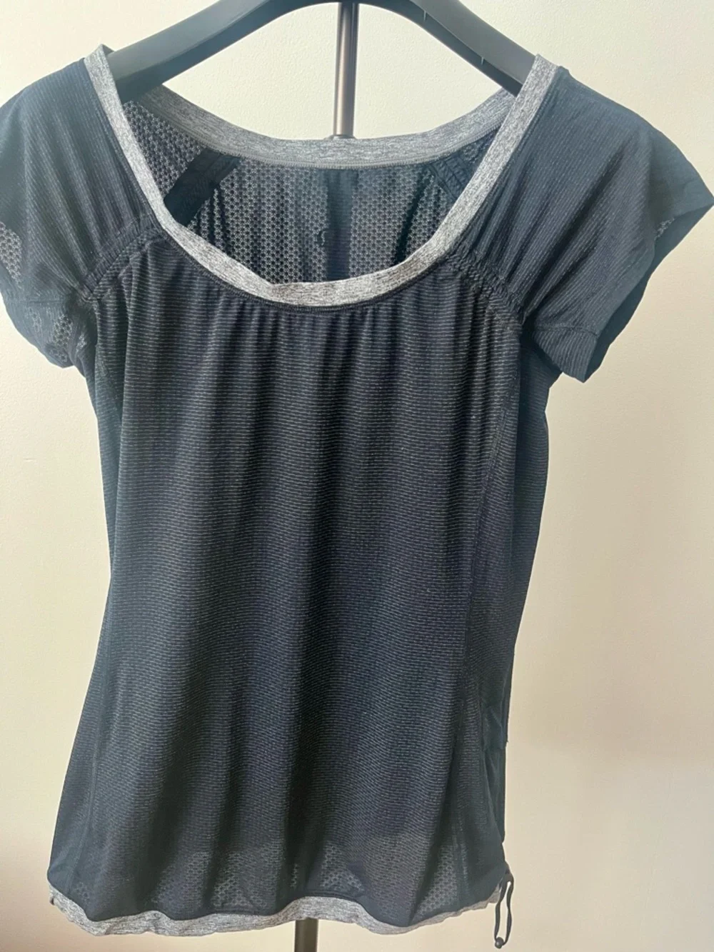 Lululemon Women’s Black Short-Sleeve Athletic Top with Heather Trim - Picture 2 of 6